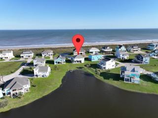4BR Gulf Views - Ocean-View Deck, Games, Gated Privacy & Sleeps 12 - Port Bolivar - 8