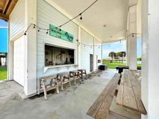4BR Gulf Views - Ocean-View Deck, Games, Gated Privacy & Sleeps 12 - Port Bolivar - 7