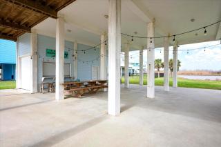 4BR Gulf Views - Ocean-View Deck, Games, Gated Privacy & Sleeps 12 - Port Bolivar - 6