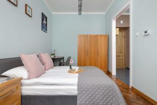 Charming Apartments with Desk in Downtown Cracow by Noclegi Renters - Krakau - 2