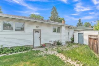 Luxury Basement Suite in Top Prime Location - Winnipeg - 1