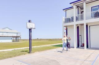 Beachfront 4BR - Pickleball, Gameroom, Luxury Gated Community! - Port Bolivar - 7