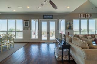 Beachfront 4BR - Pickleball, Gameroom, Luxury Gated Community! - Port Bolivar - 2