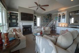 Beachfront 4BR - Pickleball, Gameroom, Luxury Gated Community! - Port Bolivar - 1