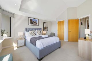 Waterfront Penthouse with Balcony & Parking - Liverpool - 1