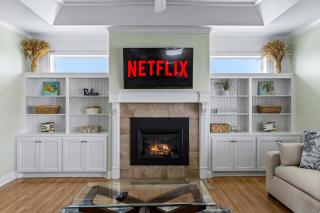 3BR - Amazing Game Room, Steps to Beach, Firepit - Crystal Beach - 8