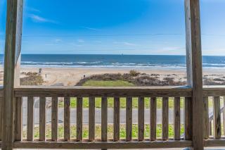 5BR Beachfront - Ocean Decks, Tiki Bar, Pet-Friendly & Sleeps 12 - 2