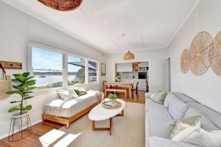 The Little Lake House Waterfront Escape - Rathmines - 5