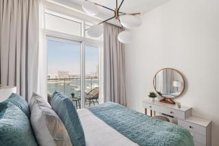 4BR Beachfront Marina & Palm View - 2