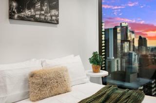 Impressive City Skyline w Pool Gym & Sauna - Melbourne - 5