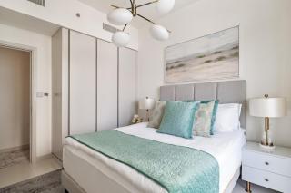 4BR Beachfront Marina & Palm View - 3