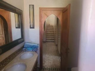 Villa Marrakech haut standing avec piscine et architecture arabesque - Marrakesch - 2