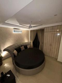 Circular Modern Retreat - Rawalpindi - 9