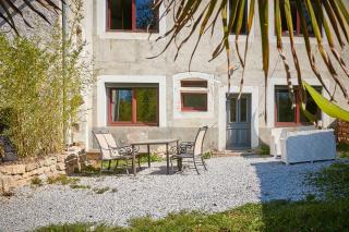 Joyone,appartement rénové dans maison vigneronne de 1682 avec terrasse - Mouthier-Haute-Pierre - 9