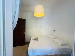 HaYarden Vibe - 1 Bedroom With Balcony By Vacay - Tel Aviv - 8