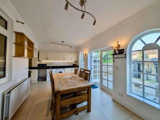 Charming 5 Bed London House with Courtyard - Hendon - 3