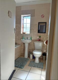 Olivia Pines Guesthouse - Krugersdorp - 8
