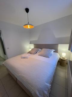 Sea,sun and fun vernieuwd modern appartement op toplocatie 50 m van visserkaai Oostende - 9