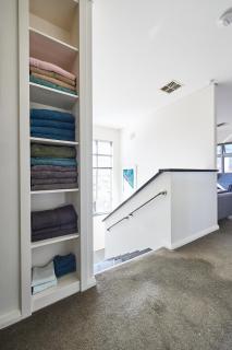 4 Bed 4 bath in Scarborough - Perth - 2