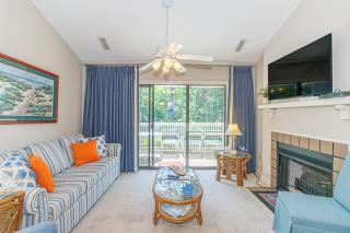 Spacious 2 Bedroom Condo- Vaulted Ceilings and Fireplace- St James Park 12-E - Myrtle Beach - 9