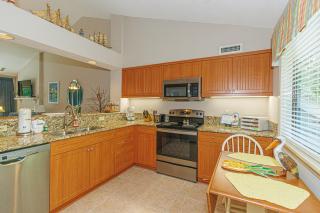 Spacious 2 Bedroom Condo- Vaulted Ceilings and Fireplace- St James Park 12-E - Myrtle Beach - 7