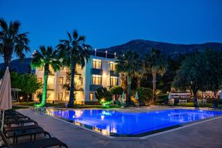 Carrington Suites - 9