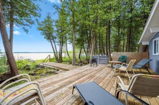 Summer Side Classic Lakefront Escape - Wiarton - 8