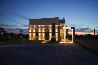 Chora Luxury Suites - Paralia Dionisiou - 8