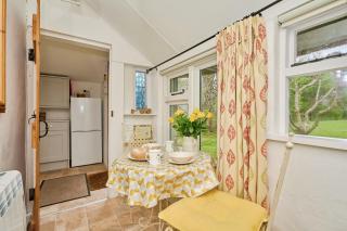 Sixpenny Cottage - Shalfleet - 6