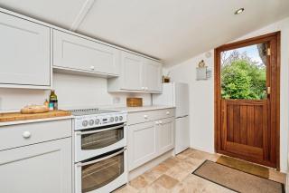 Sixpenny Cottage - Shalfleet - 4