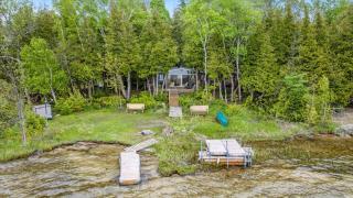 Summer Side Classic Lakefront Escape - Wiarton - 9