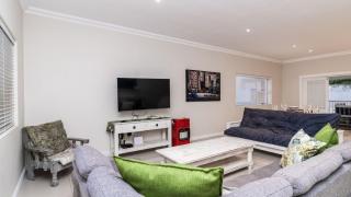 147 Abalone-Inn - Hermanus - 1