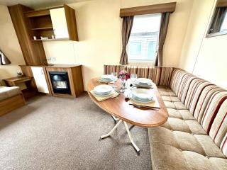 Chamki Lodge - Whitley Bay - 0