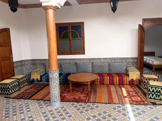 Quiet Villa Pool History - El Arba - 7