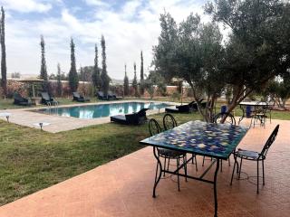 Quiet Villa Pool History - El Arba - 3