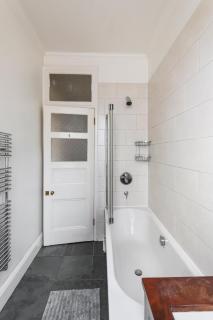 Spacious 1 bed Holborn Apartment - London - 5