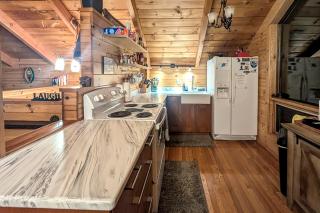 Lakes, Beaches, Pool, Golf, Trails Michigan Cabin - - 2