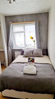 Room in Guest room - Peaceful Guest Room in Gravesend with Shared Facilities - Gravesend - 4