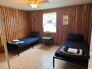 Kellys Bunkhouse - - 1