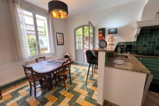 Elivi Elegant Art Deco house with Garden Walk to the Heart of Town - LʼIsle-sur-la-Sorgue - 2