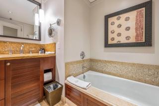 Maui Escape - Elegant Condo, Partial Ocean Views & Resort Perks - 2