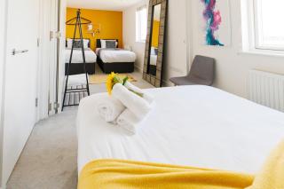 City Centre, Sleeps 7, Stunning Views & Parking, Interconnected Rooms LONG STAY WORK CONTRACTOR LEISURE, DIAMOND PENTHOUSE - Chesterton - 1