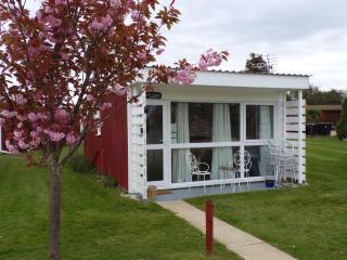 Driftwood Cabin near Heacham Beach, Free Parking - Heacham - 1