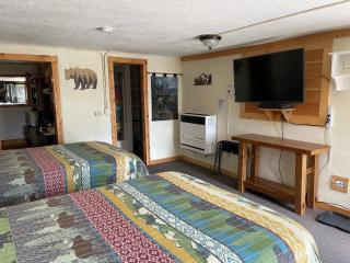 Elk Horn Lodge - Cooke City - 4