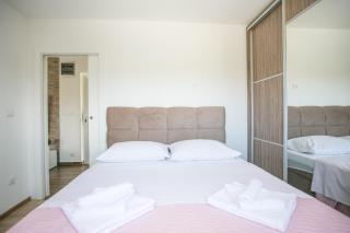 Modern house w large garden & children playground - 6