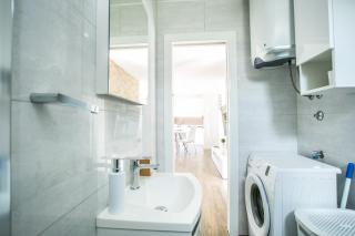 Modern house w large garden & children playground - 4