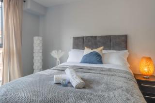 Central Birmingham Apartment 2 Bedrooms, 2 Bathrooms, Stylish Stay - 5