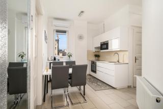 2BR Central Oasis Apartment - 8