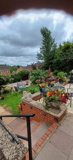 Redwood Lodge - Westbury - 7