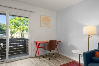 King Bed~Lounge | Near UT - Free Parking - Austin - 7